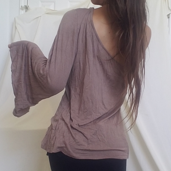 Asymmetric One Sleeve Shirt - Picture 4 of 13